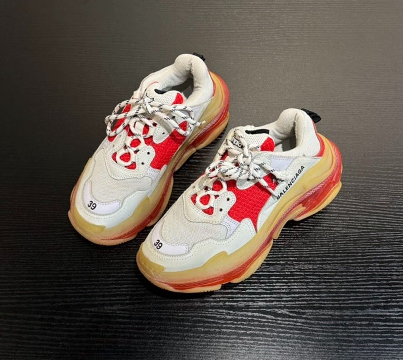 Balenciaga Balenciaga Distressed Triple S White Red Sneakers 39 Size US 6 / EU 39 - 2 Thumbnail