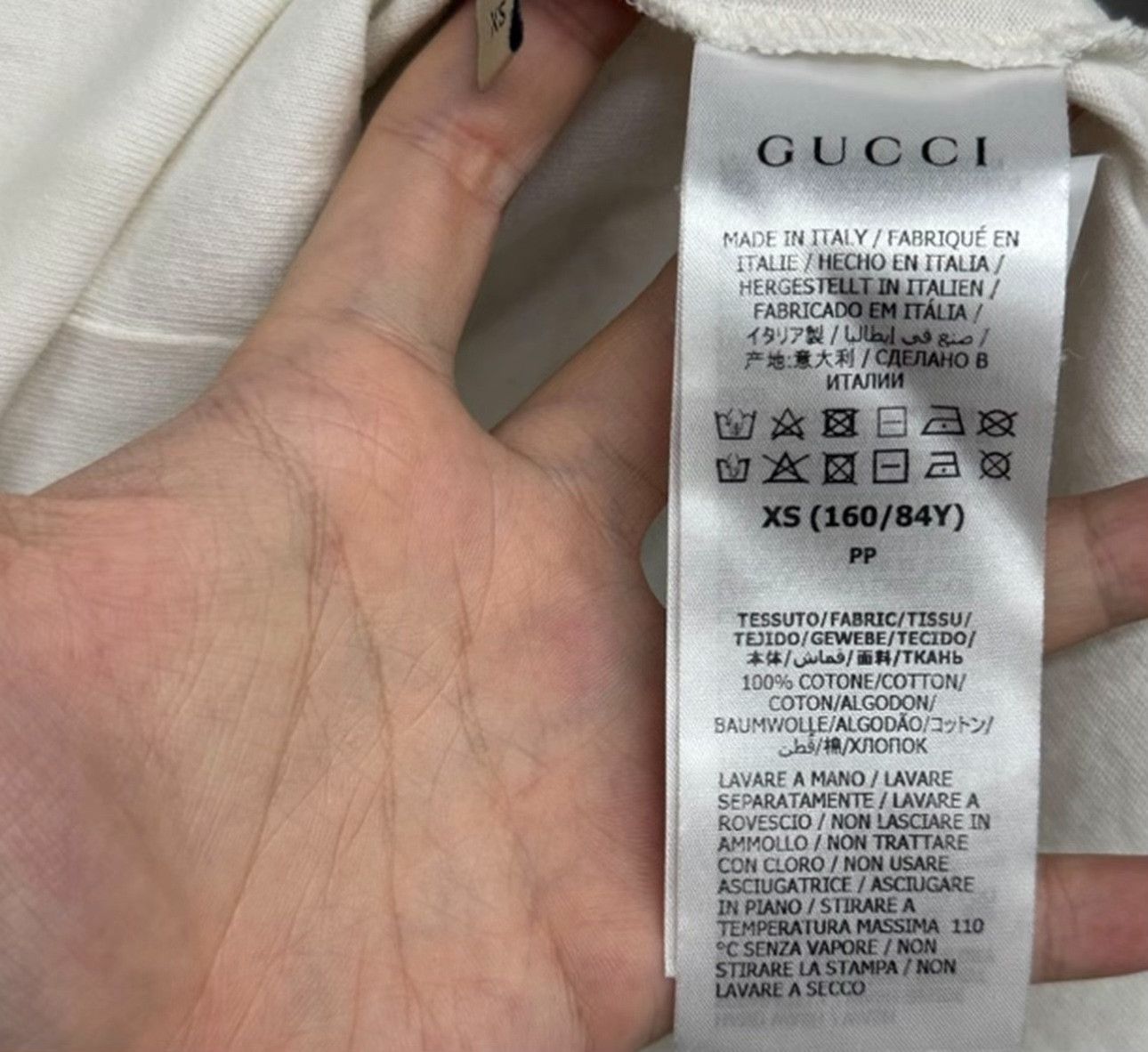 Gucci Gucci Strawberry Logo T-Shirt Size XS Size US XS / EU 42 / 0 - 5 Thumbnail