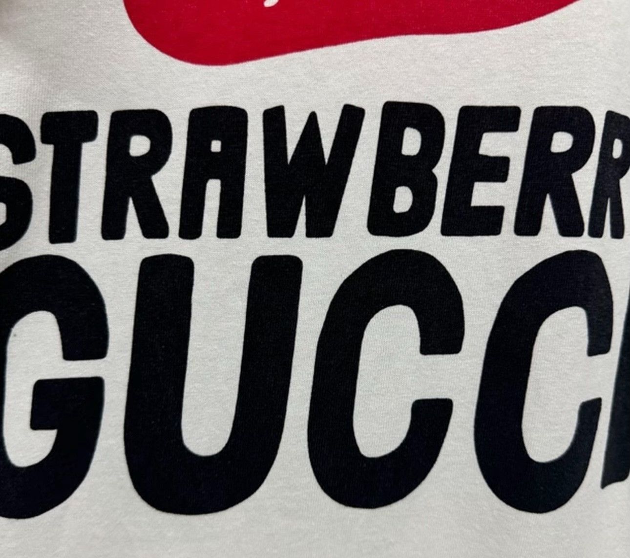 Gucci Gucci Strawberry Logo T-Shirt Size XS Size US XS / EU 42 / 0 - 4 Thumbnail