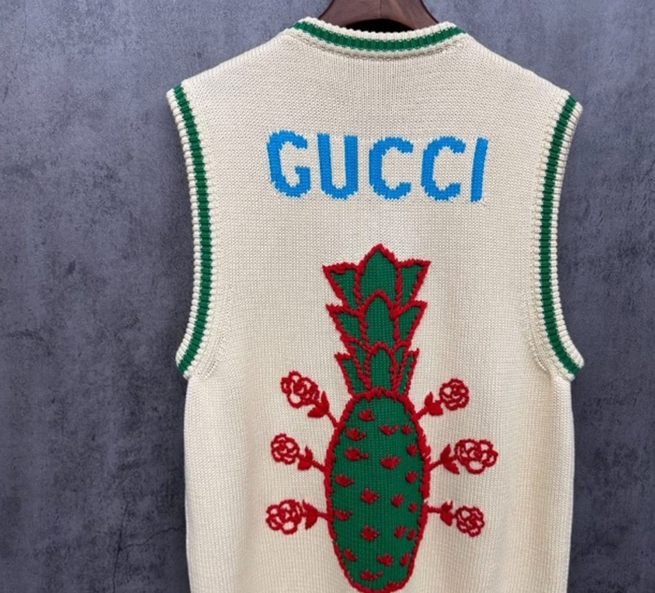 Gucci Gucci Pineapple Embroidered Knit Vest S Size US S / EU 44-46 / 1 - 3 Thumbnail