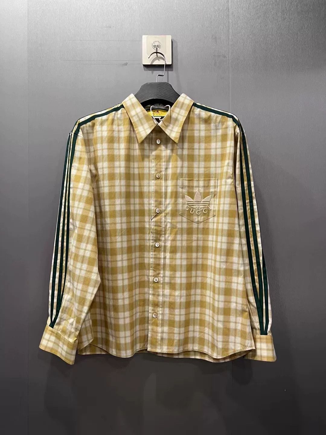 Gucci Gucci x Adidas Plaid Logo Embroidered Shirt XL Size US XL / EU 56 / 4 - 2 Thumbnail
