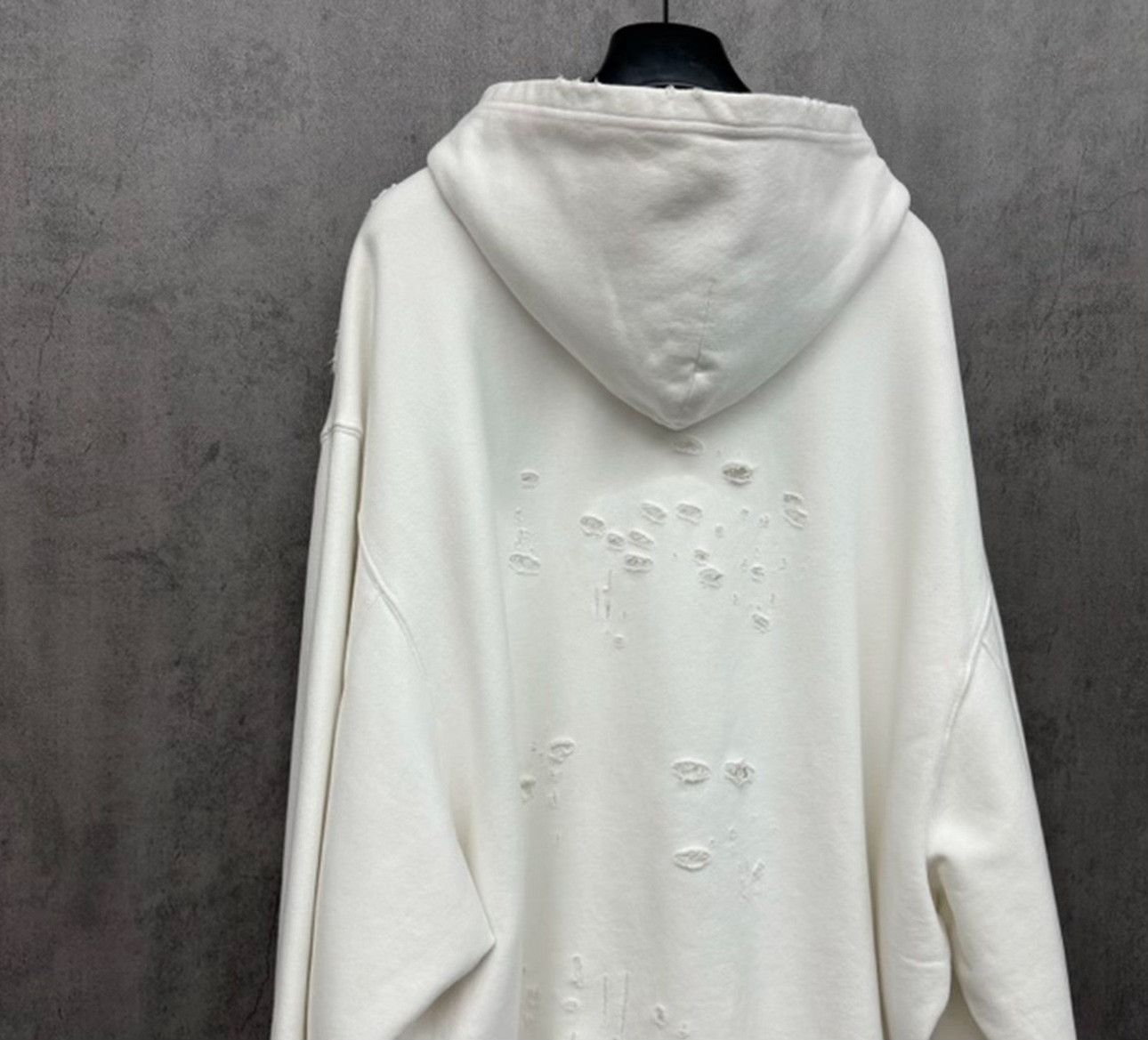Balenciaga Balenciaga Distressed Logo Hoodie XS Size US XS / EU 42 / 0 - 5 Thumbnail