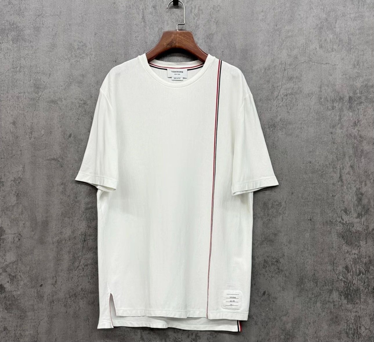 Thom Browne Thom Browne Stripe Detail T-Shirt Size US L Size US L / EU 52-54 / 3 - 2 Thumbnail