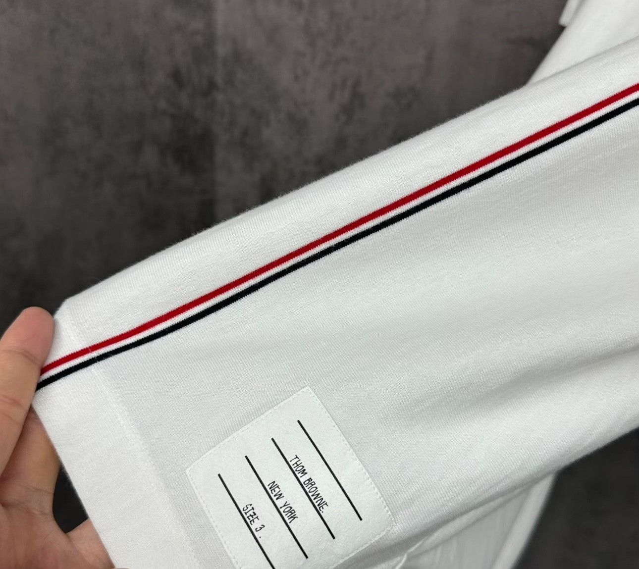Thom Browne Thom Browne Stripe Detail T-Shirt Size US L Size US L / EU 52-54 / 3 - 3 Thumbnail