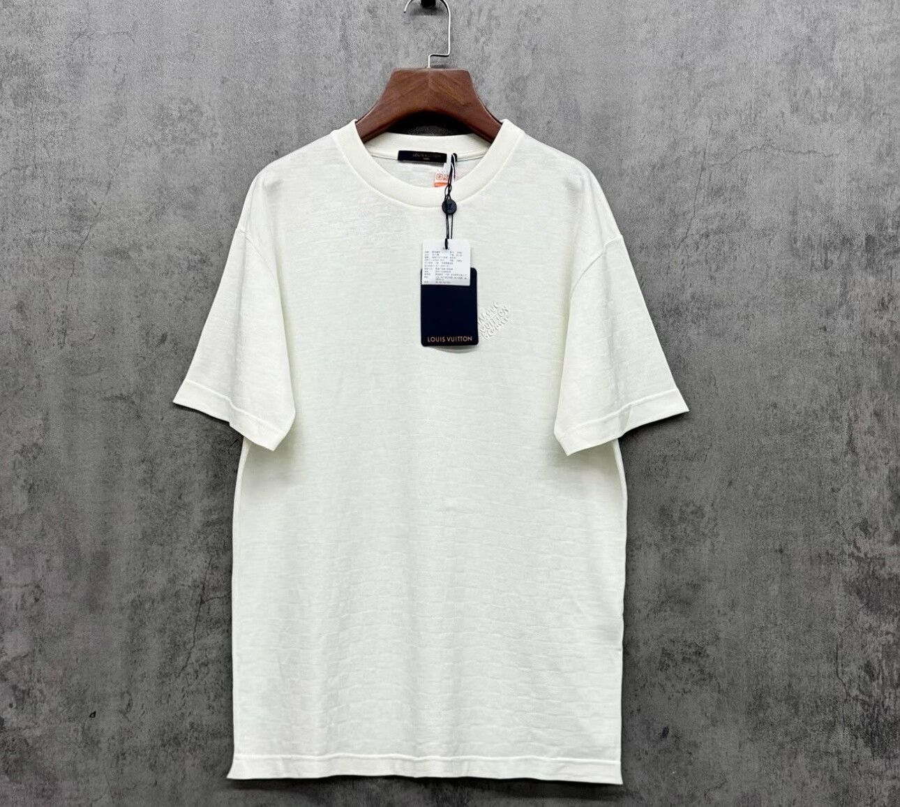 Louis Vuitton Louis Vuitton Embroidered Logo T-Shirt Size S Size US S / EU 44-46 / 1 - 2 Thumbnail