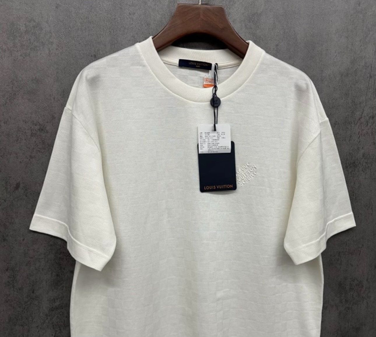 Louis Vuitton Louis Vuitton Embroidered Logo T-Shirt Size S Size US S / EU 44-46 / 1 - 3 Thumbnail
