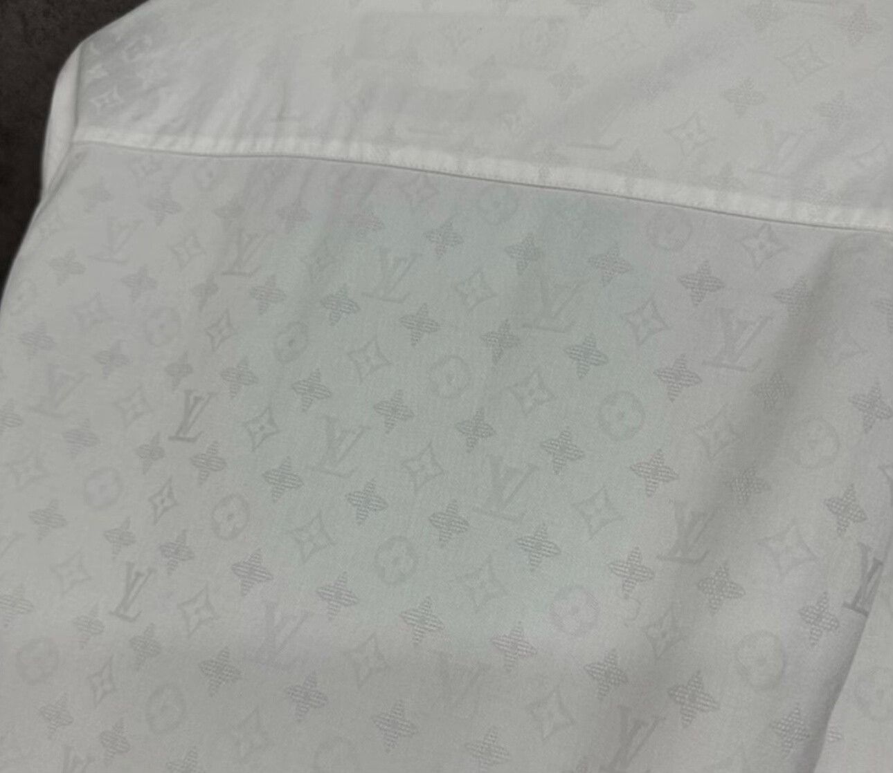 Louis Vuitton Louis Vuitton Monogram Shirt 41 Size US L / EU 52-54 / 3 - 4 Thumbnail