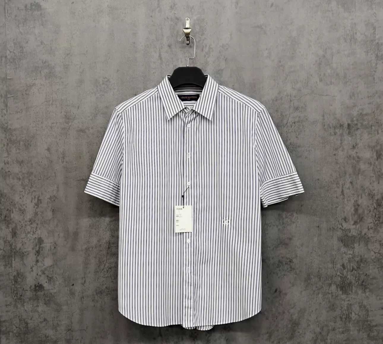 Louis Vuitton Louis Vuitton Striped Short Sleeve Shirt L Size US L / EU 52-54 / 3 - 2 Thumbnail