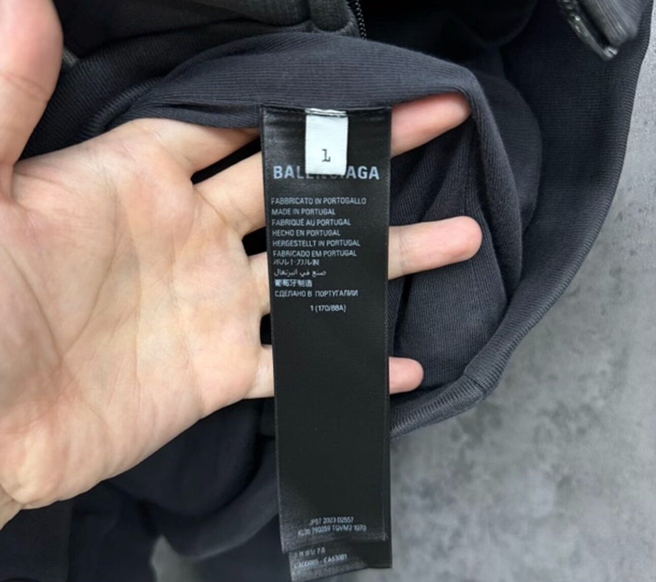 Balenciaga Balenciaga Distressed Unity Logo Zip Hoodie Size 1 Size US S / EU 44-46 / 1 - 4 Thumbnail