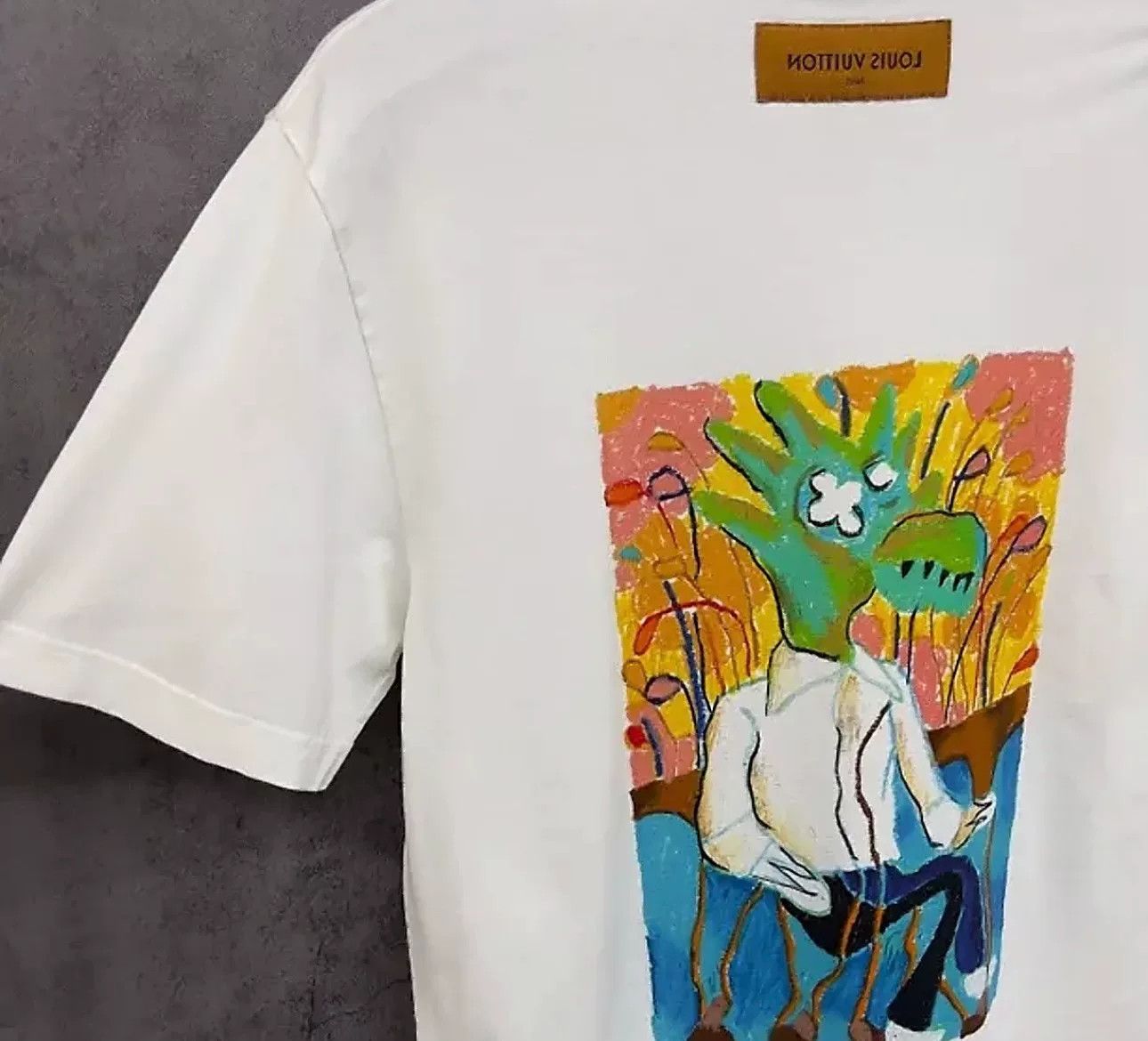 Louis Vuitton Louis Vuitton Graphic Print T-Shirt Size L Size US L / EU 52-54 / 3 - 3 Thumbnail