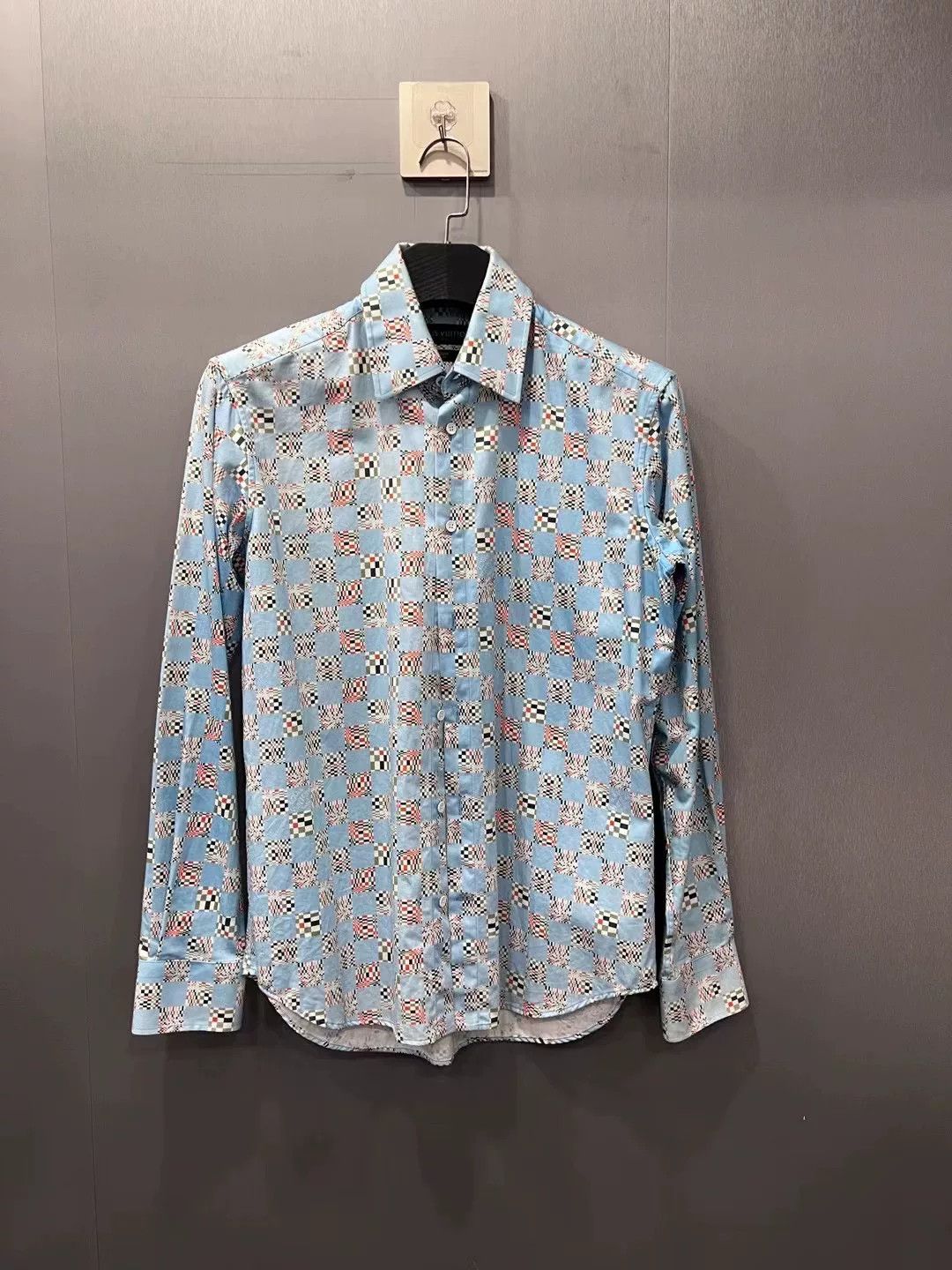 Louis Vuitton Louis Vuitton Damier Logo Print Shirt Size M Size US M / EU 48-50 / 2 - 2 Thumbnail
