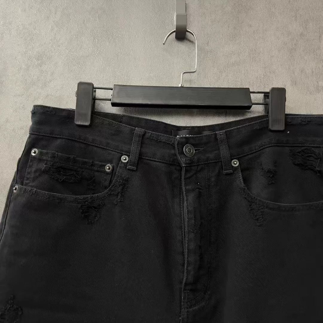 Balenciaga Balenciaga Distressed Denim Shorts XS Size US 28 / EU 44 - 5 Thumbnail