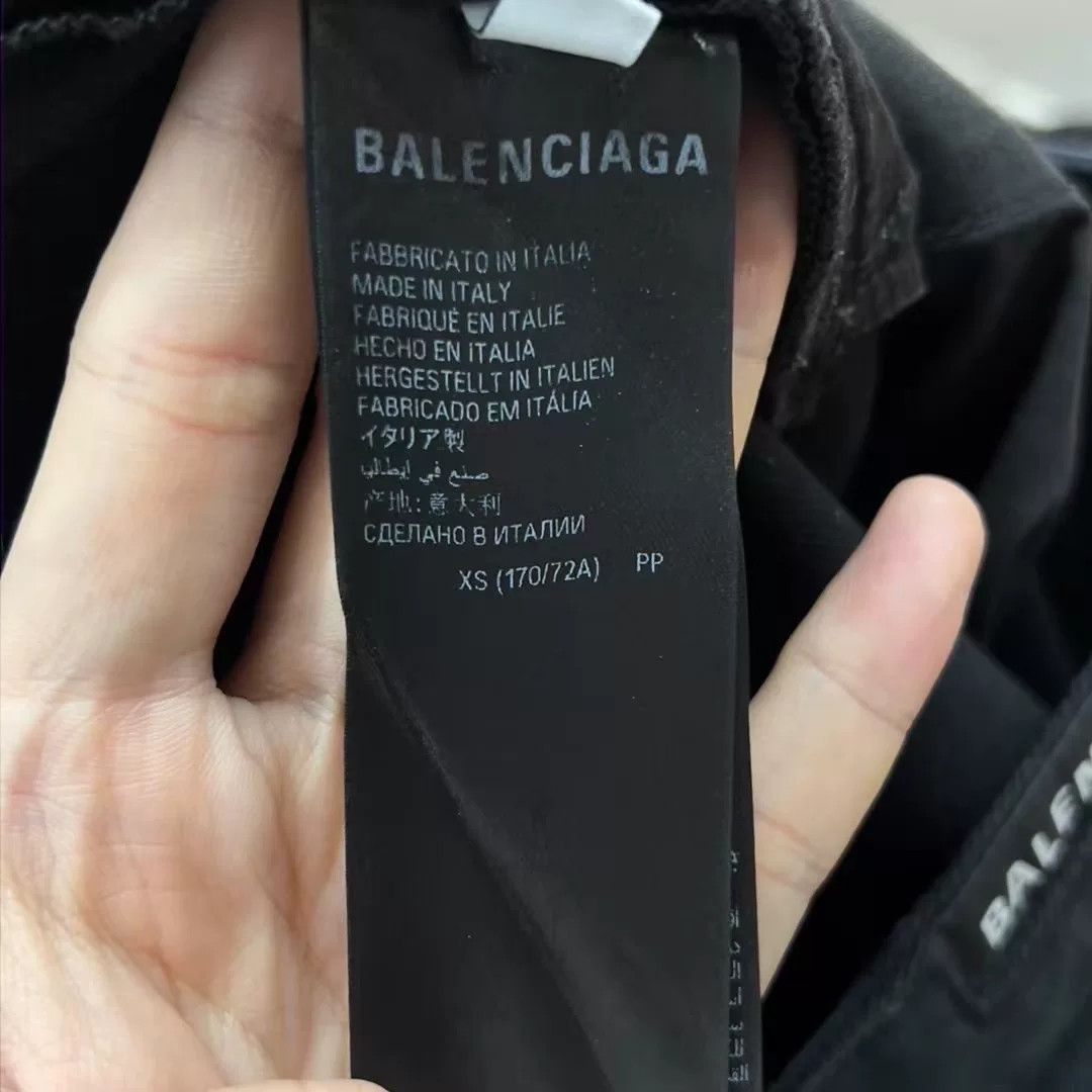 Balenciaga Balenciaga Distressed Denim Shorts XS Size US 28 / EU 44 - 6 Thumbnail