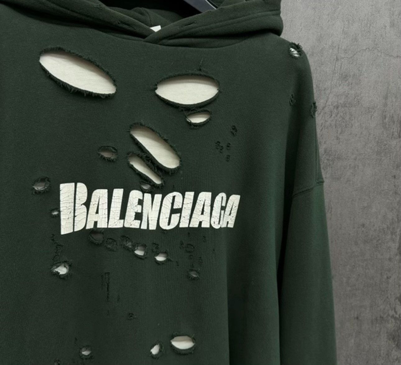 Balenciaga Balenciaga Distressed Logo Hoodie XXS Size US XXS / EU 40 - 3 Thumbnail