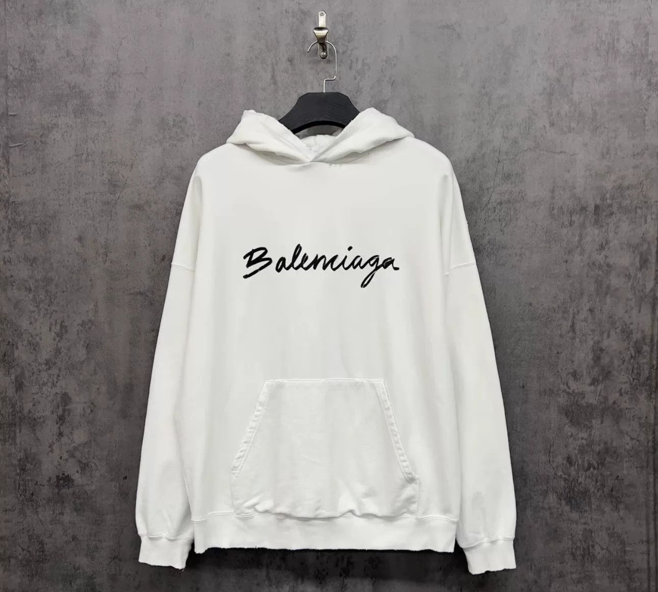 Balenciaga Balenciaga Distressed Logo Hoodie Size 4 Size US XL / EU 56 / 4 - 2 Thumbnail