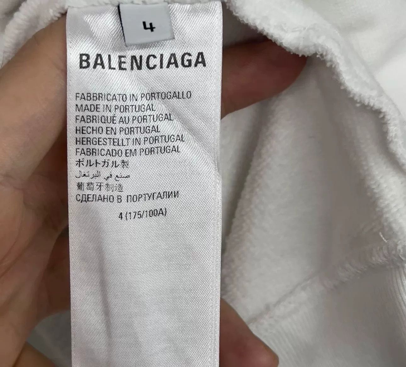 Balenciaga Balenciaga Distressed Logo Hoodie Size 4 Size US XL / EU 56 / 4 - 5 Thumbnail