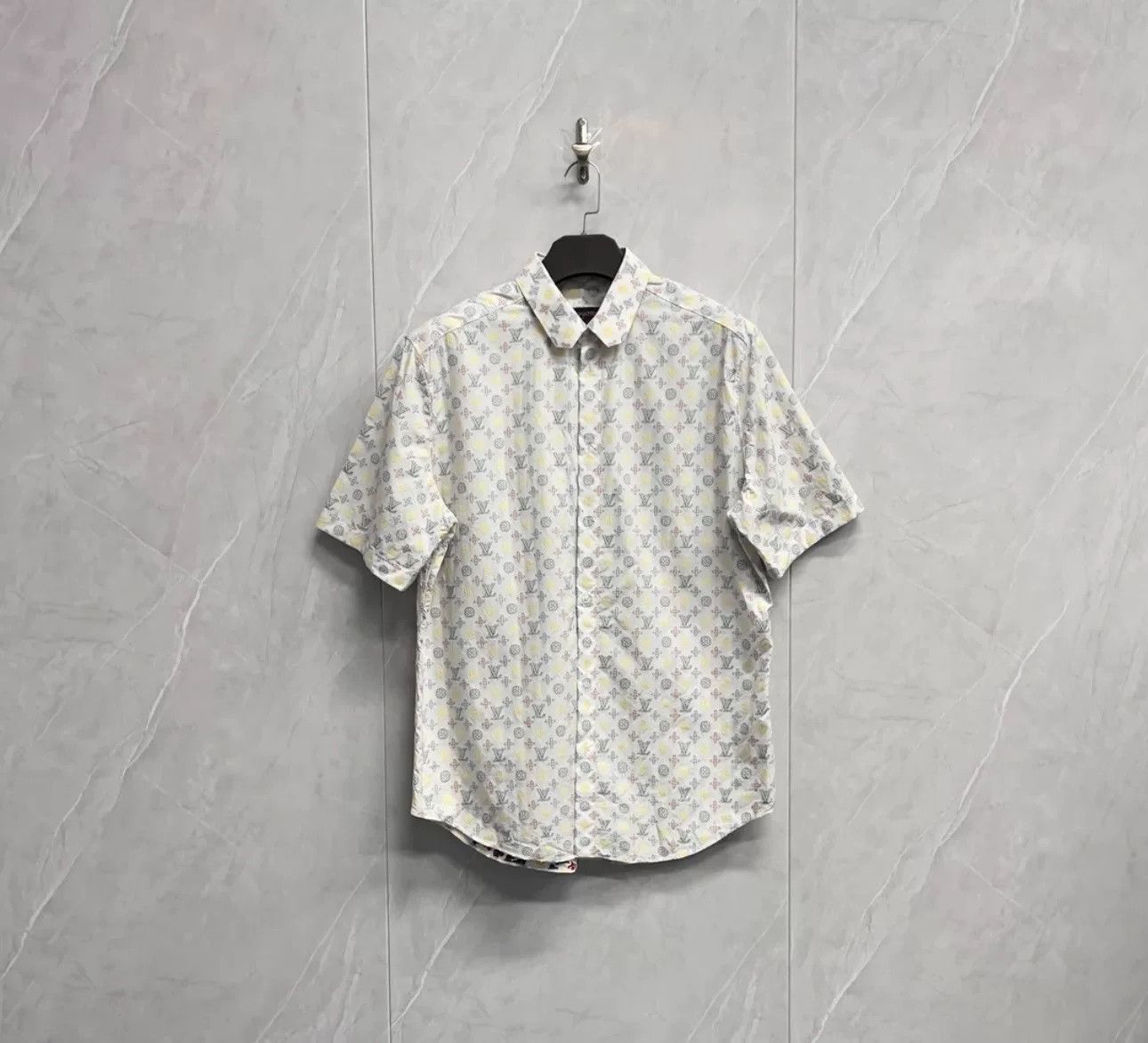 Louis Vuitton Louis Vuitton Monogram Embroidered Short Sleeve Shirt XXL Size US XXL / EU 58 / 5 - 2 Thumbnail