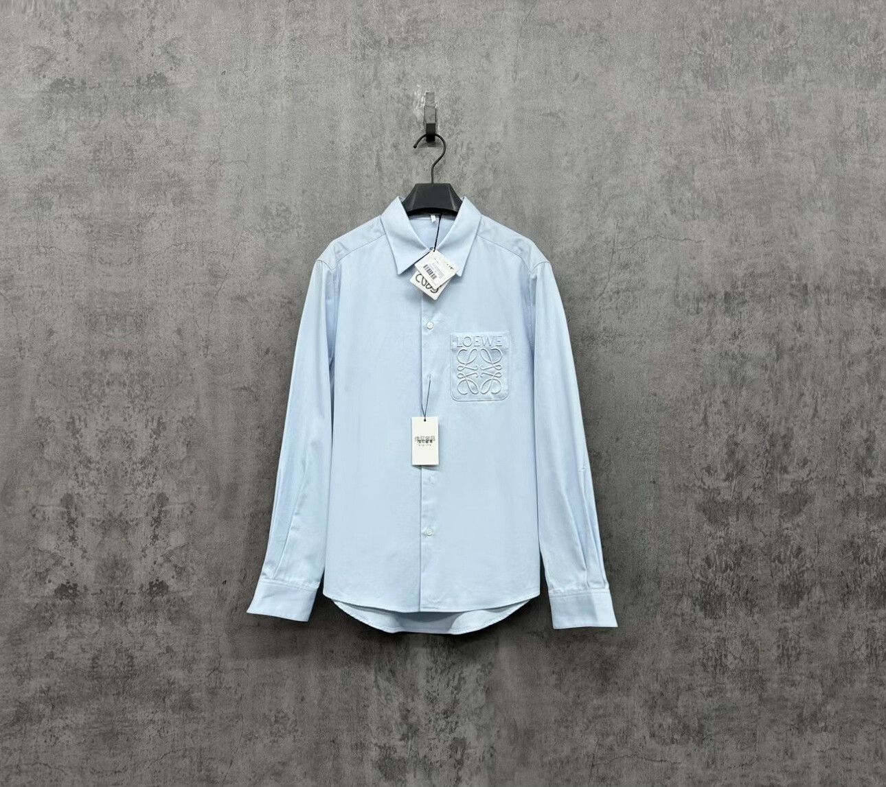 Loewe Loewe Anagram Embossed Logo Shirt 38 Size US S / EU 44-46 / 1 - 2 Thumbnail