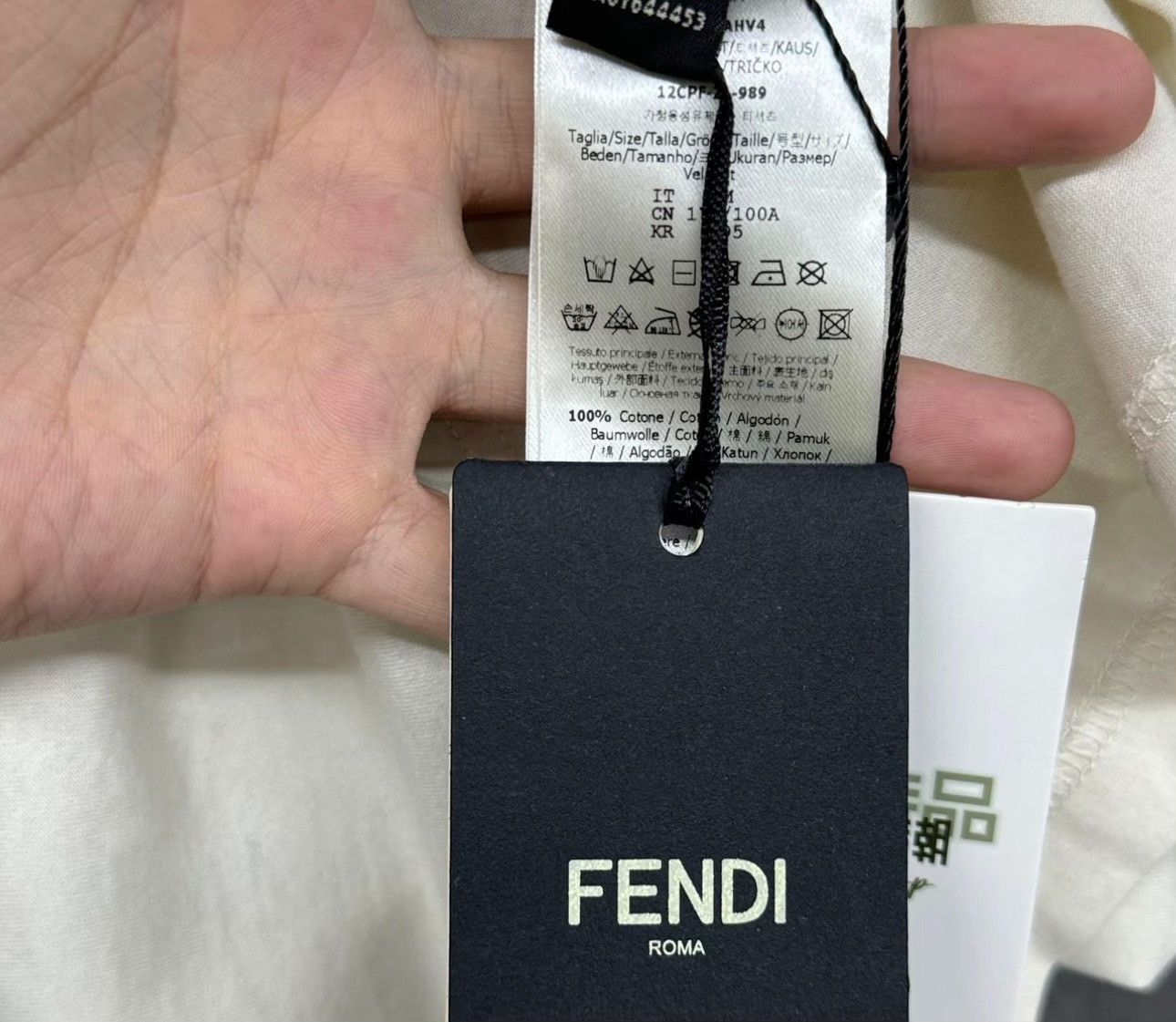 Fendi Fendi Embossed Script Logo T-Shirt US M Size US M / EU 48-50 / 2 - 5 Thumbnail