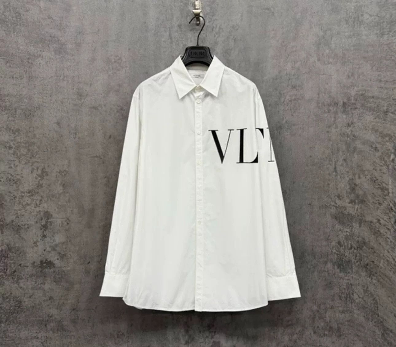 Valentino Valentino VLTN Logo Button Up Shirt 40 Size US M / EU 48-50 / 2 - 2 Thumbnail