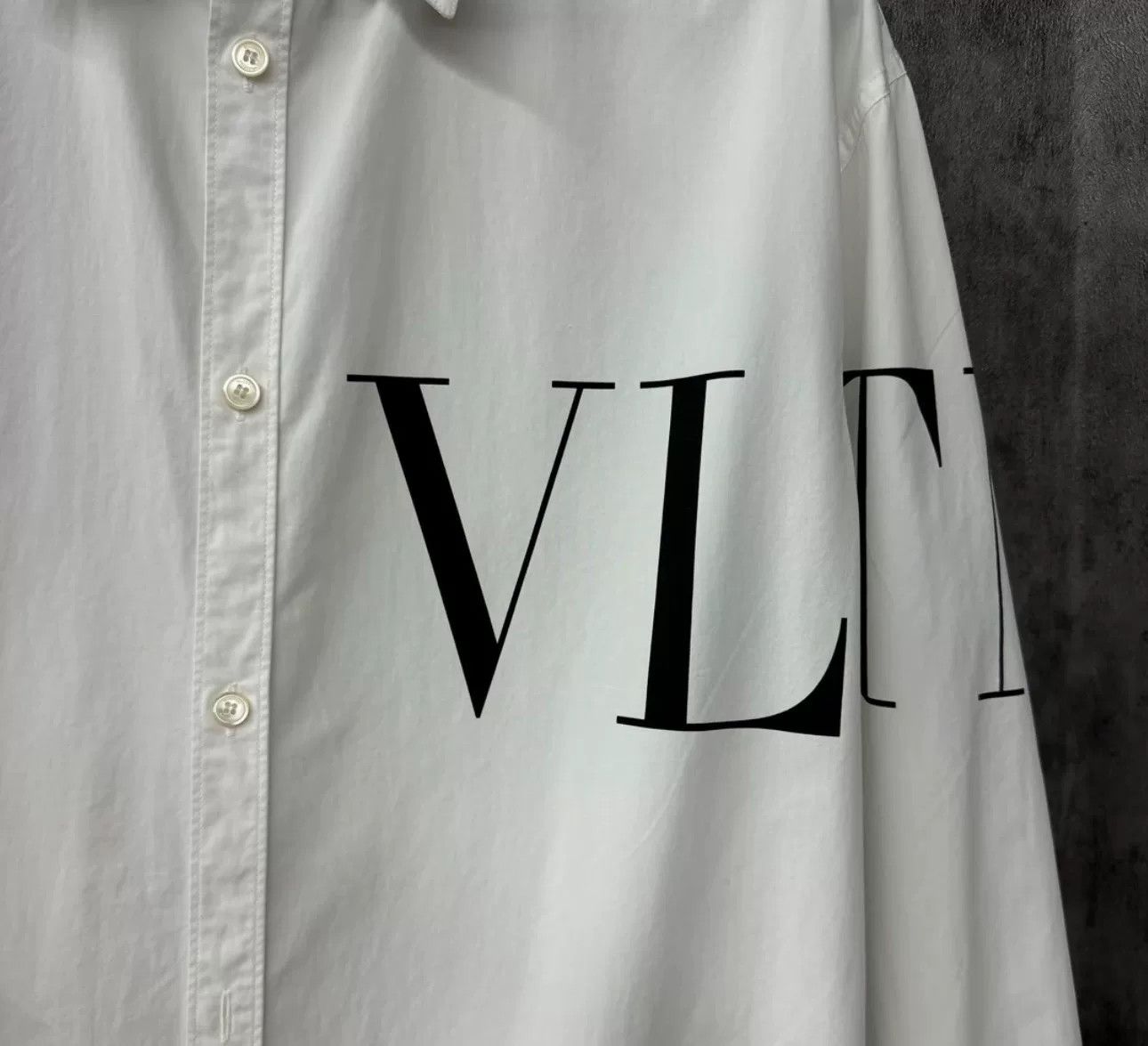 Valentino Valentino VLTN Logo Button Up Shirt 40 Size US M / EU 48-50 / 2 - 3 Thumbnail