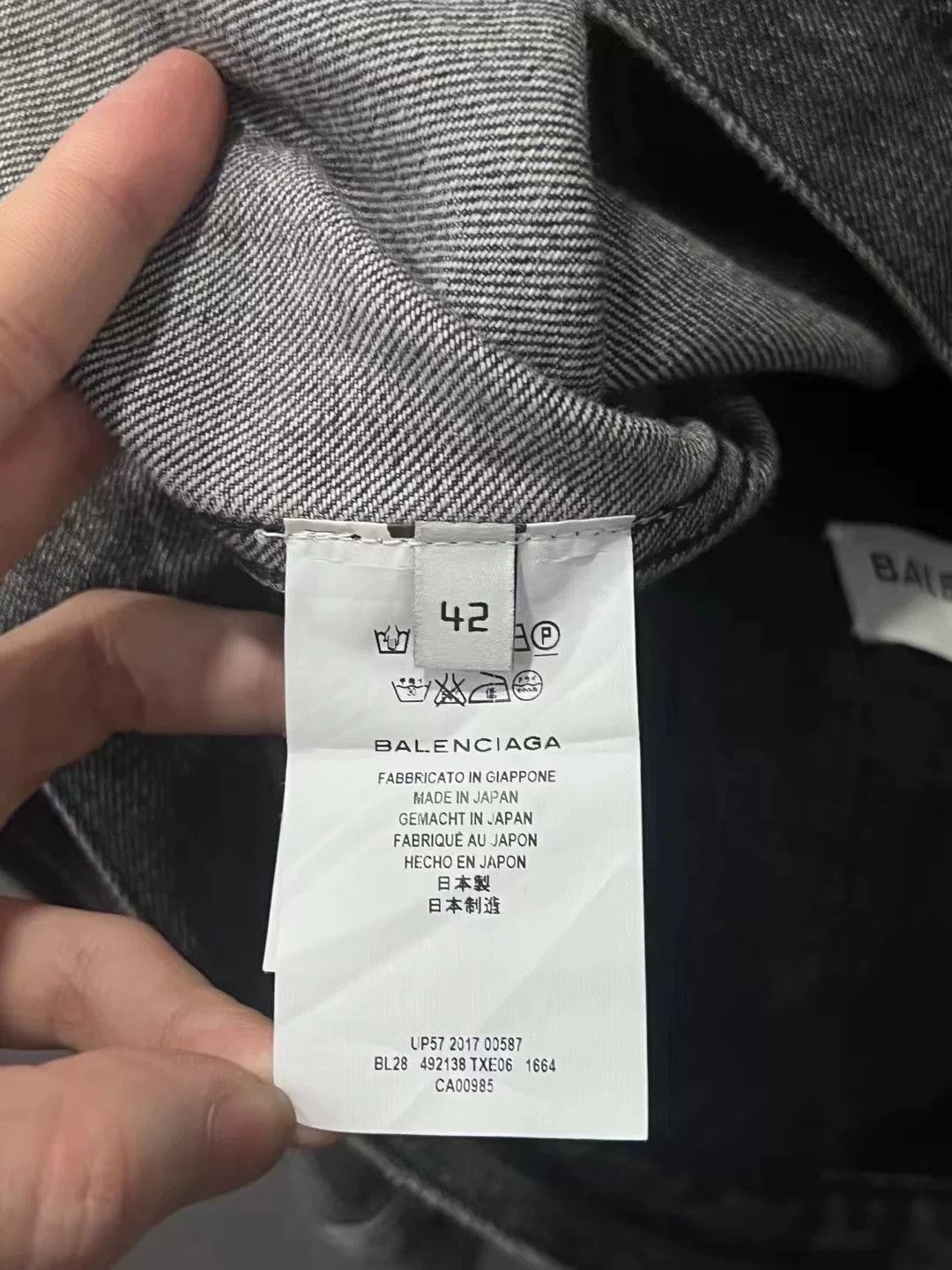 Balenciaga Balenciaga Asymmetric Collar Denim Jacket 42 Size US XS / EU 42 / 0 - 6 Thumbnail