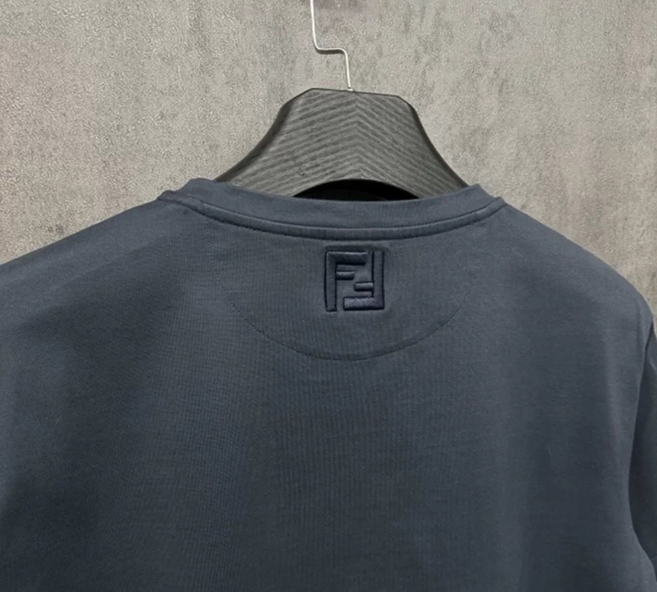 Fendi Fendi Embroidered Logo T-Shirt L Size US L / EU 52-54 / 3 - 3 Thumbnail