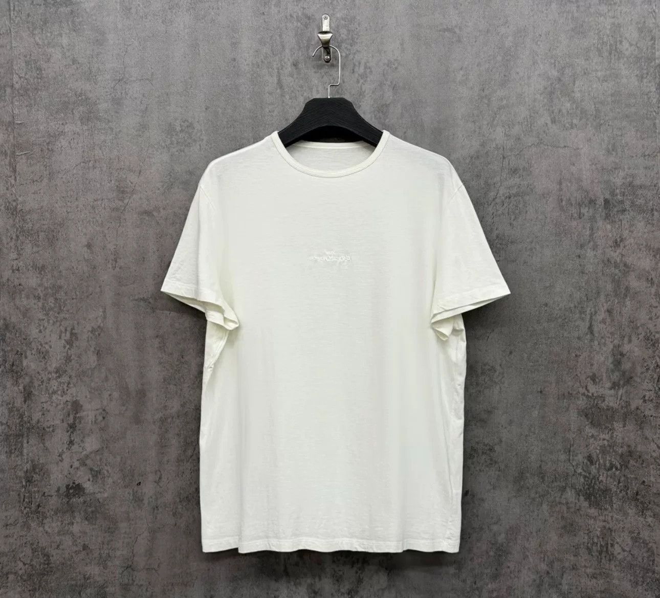 Maison Margiela Maison Margiela Embroidered Logo T-Shirt L Size US L / EU 52-54 / 3 - 2 Thumbnail
