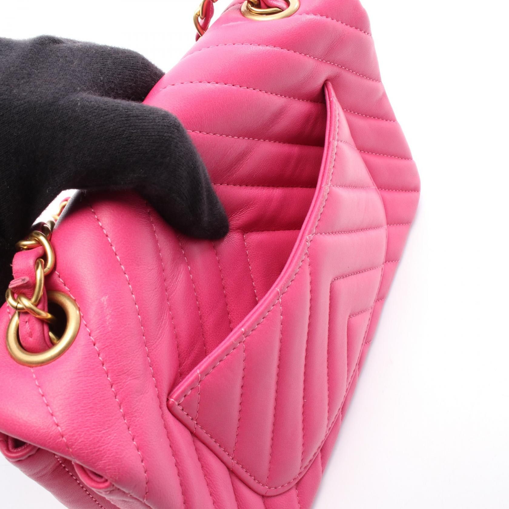 Chanel Chanel Chanel Chevron V Stitch Leather Shoulder Bag Leather Shoulder Bag A69900 DUTY FREE for USA Size ONE SIZE - 6 Thumbnail