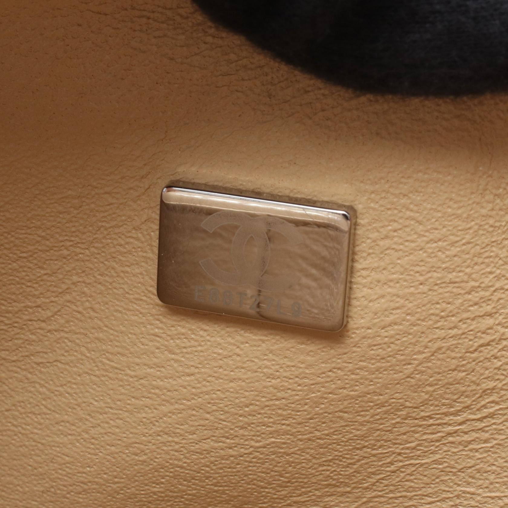Chanel Chanel Chanel Matelasse Grained Calf Shoulder Bag Leather Shoulder Bag DUTY FREE for USA Size ONE SIZE - 5 Thumbnail