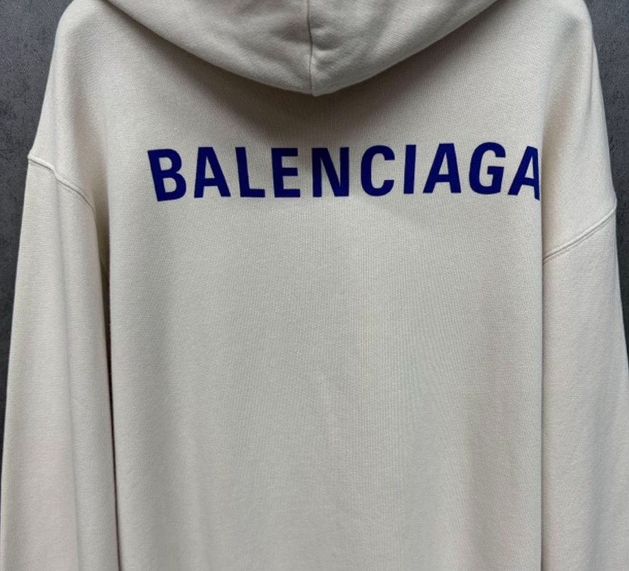 Balenciaga Balenciaga Back Logo Hoodie Size S Size US S / EU 44-46 / 1 - 4 Thumbnail