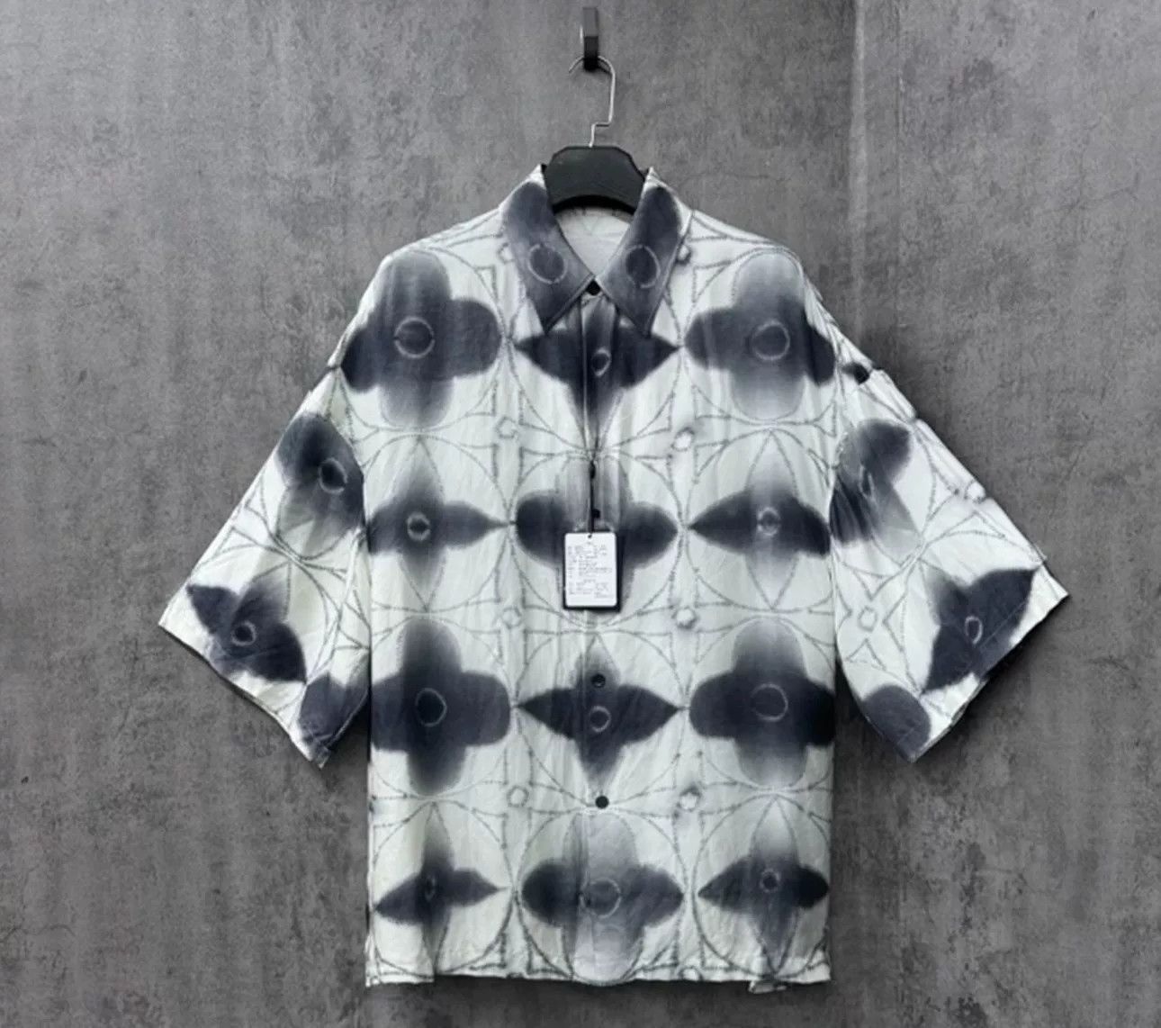 Louis Vuitton Louis Vuitton Monogram Gradient Button Up Shirt XL Size US XL / EU 56 / 4 - 2 Thumbnail