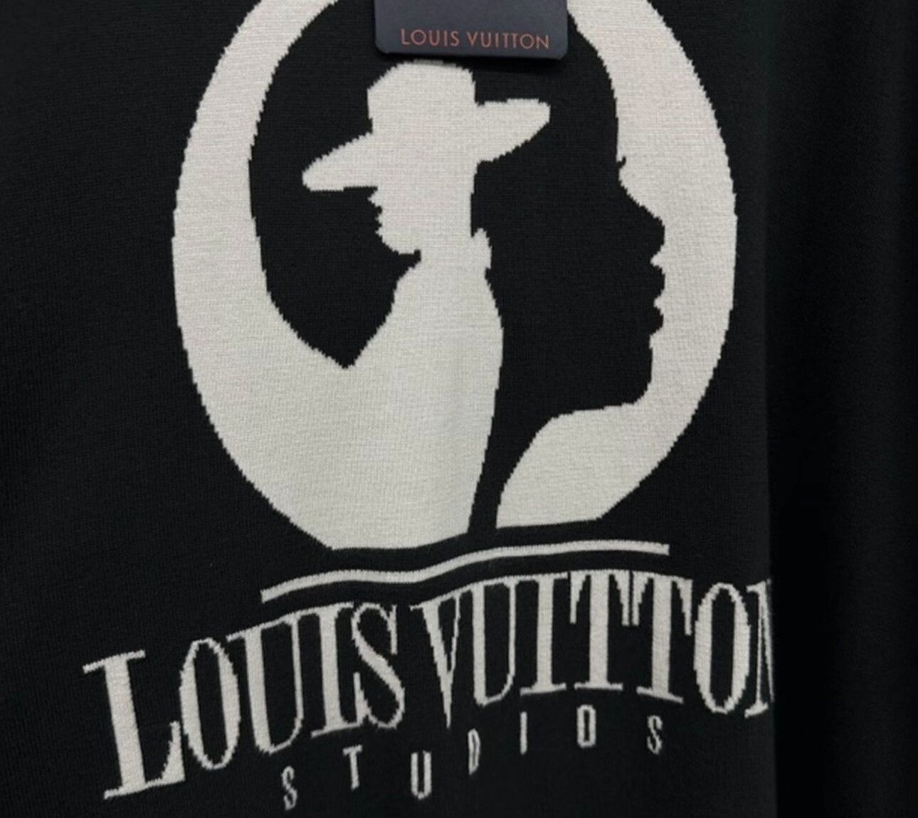 Louis Vuitton Louis Vuitton Studios Graphic Knit T-Shirt XL Size US XL / EU 56 / 4 - 4 Thumbnail