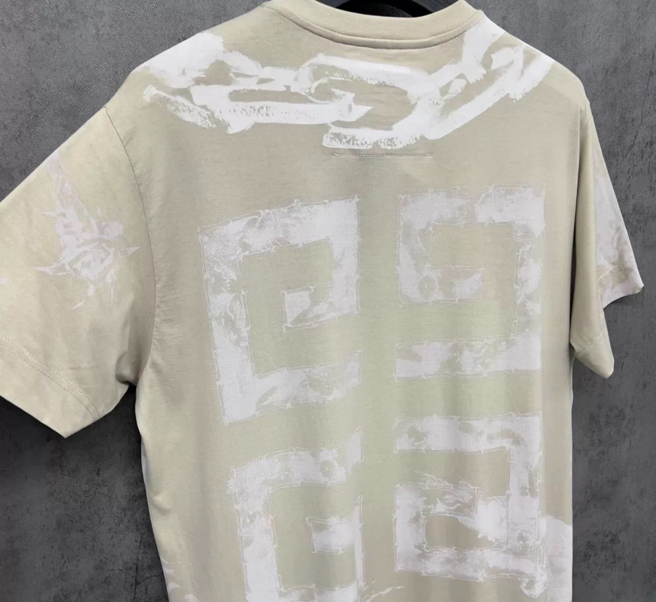 Givenchy Givenchy 4G Padlock Chain Print T-Shirt XS Size US XS / EU 42 / 0 - 3 Thumbnail