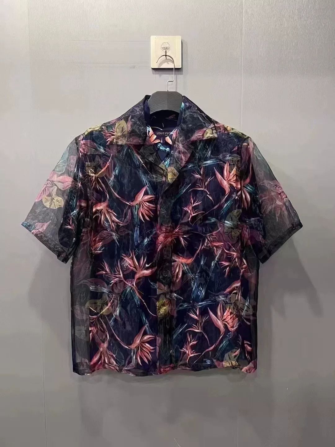 Louis Vuitton Louis Vuitton Hawaiian Lilies Bamboo Organza Shirt M Size US M / EU 48-50 / 2 - 2 Thumbnail