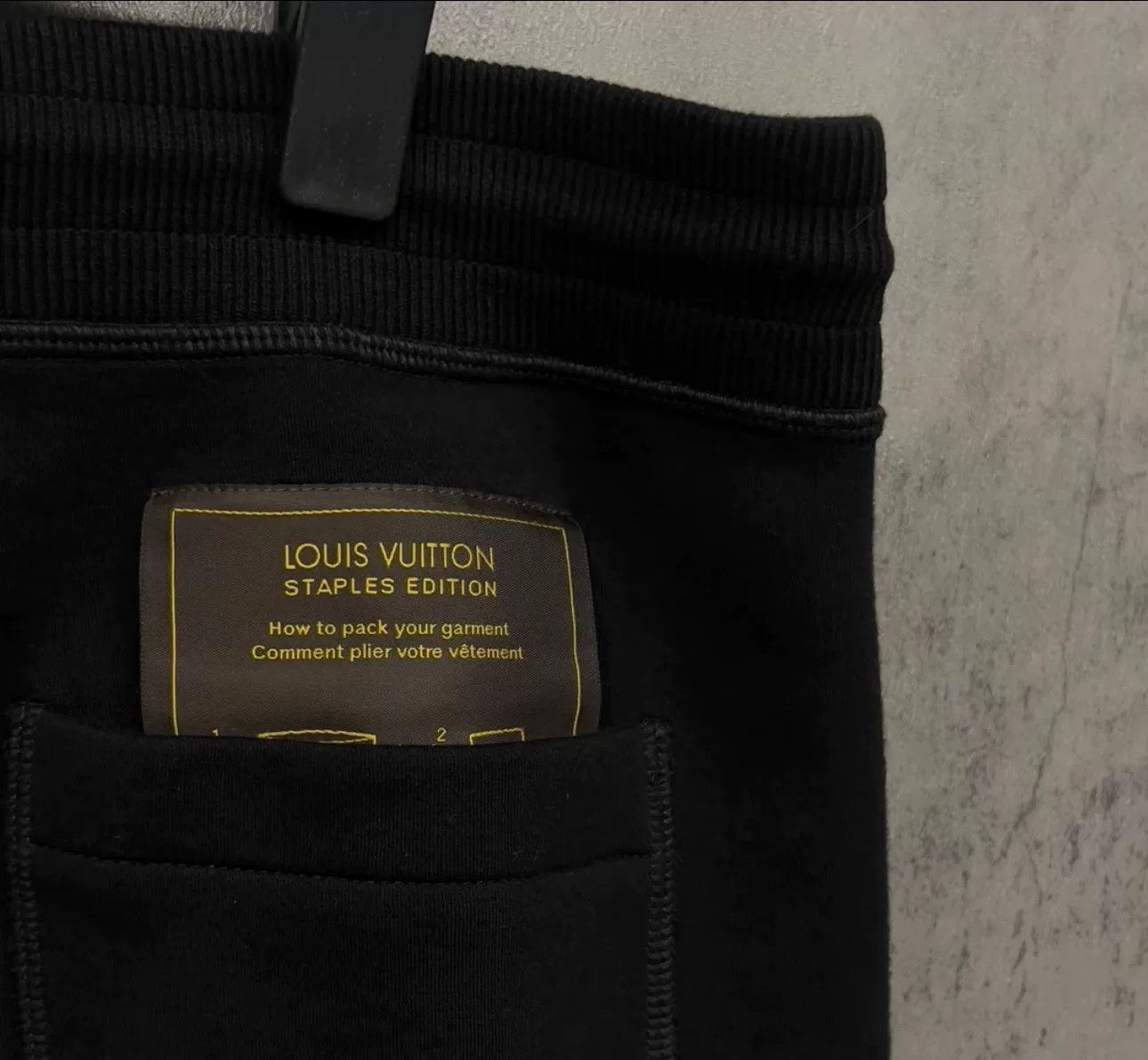 Louis Vuitton Louis Vuitton Staples Edition Logo Shorts Size L Size US 34 / EU 50 - 4 Thumbnail