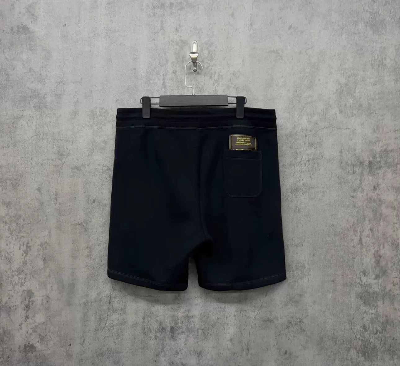 Louis Vuitton Louis Vuitton Staples Edition Logo Shorts Size L Size US 34 / EU 50 - 2 Thumbnail