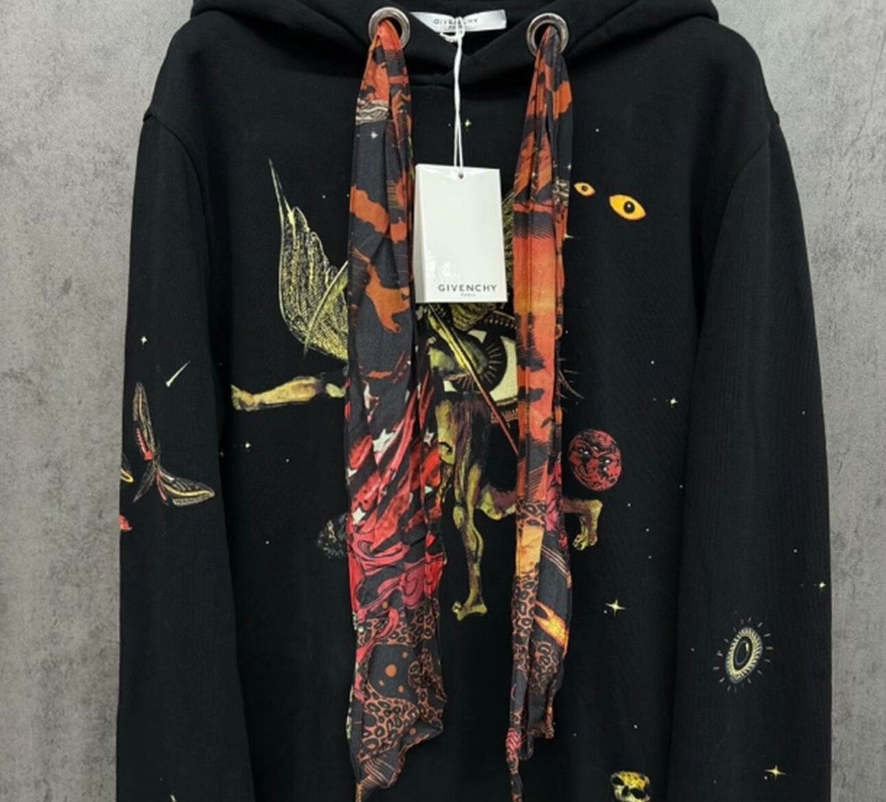 Givenchy Givenchy Graphic Scarf Tie Hoodie Size M Size US M / EU 48-50 / 2 - 3 Thumbnail