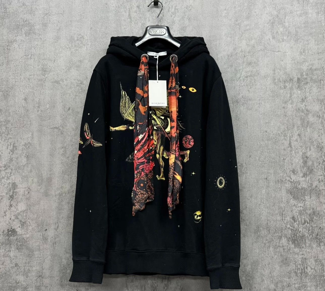 Givenchy Givenchy Graphic Scarf Tie Hoodie Size M Size US M / EU 48-50 / 2 - 2 Thumbnail