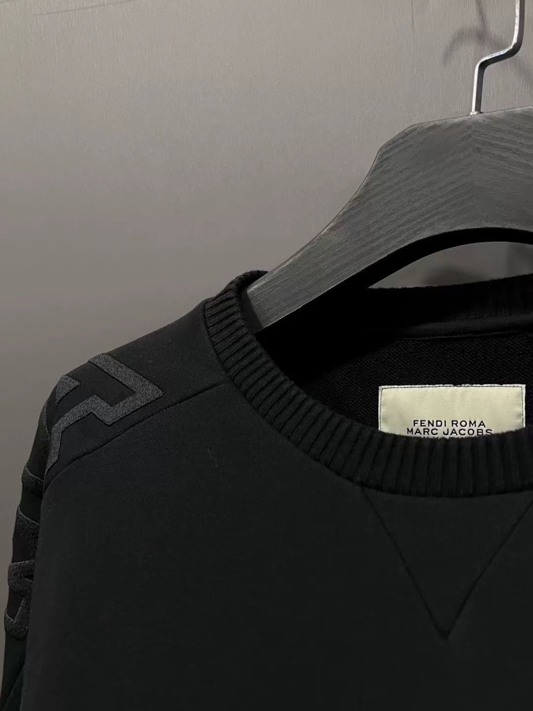 Fendi Fendi x Marc Jacobs Logo Embossed Sweatshirt XL Size US XL / EU 56 / 4 - 4 Thumbnail