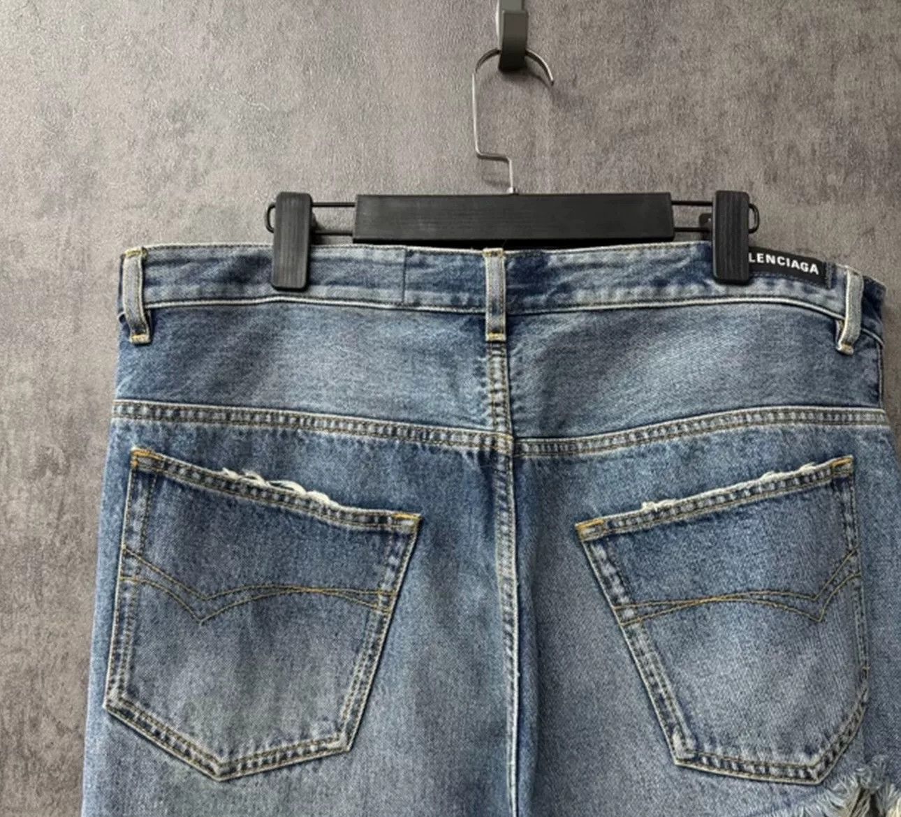 Balenciaga Balenciaga Distressed Washed Jeans L Size US 34 / EU 50 - 4 Thumbnail