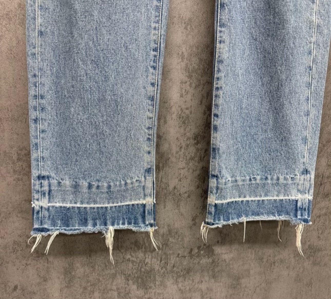 Valentino Valentino Raw Hem Distressed Denim Jeans 33 Size US 33 - 4 Thumbnail