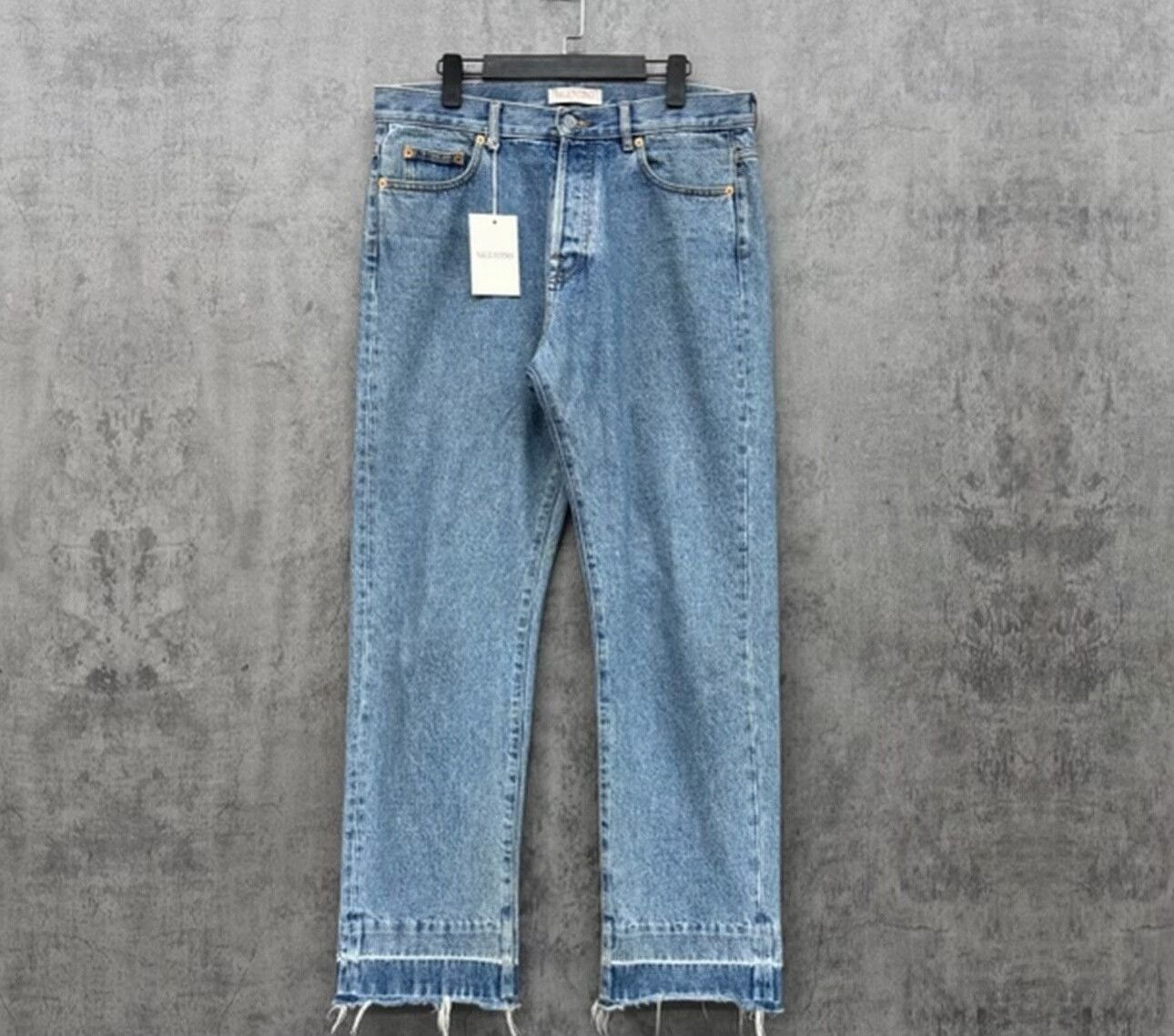 Valentino Valentino Raw Hem Distressed Denim Jeans 33 Size US 33 - 2 Thumbnail