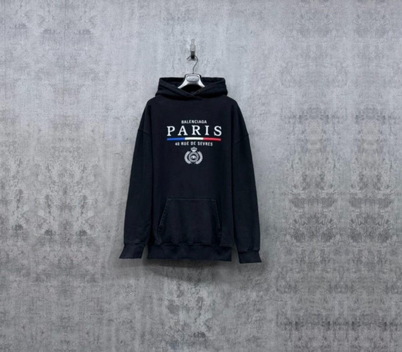 Balenciaga Balenciaga Paris Logo Washed Hoodie M Size US M / EU 48-50 / 2 - 2 Thumbnail
