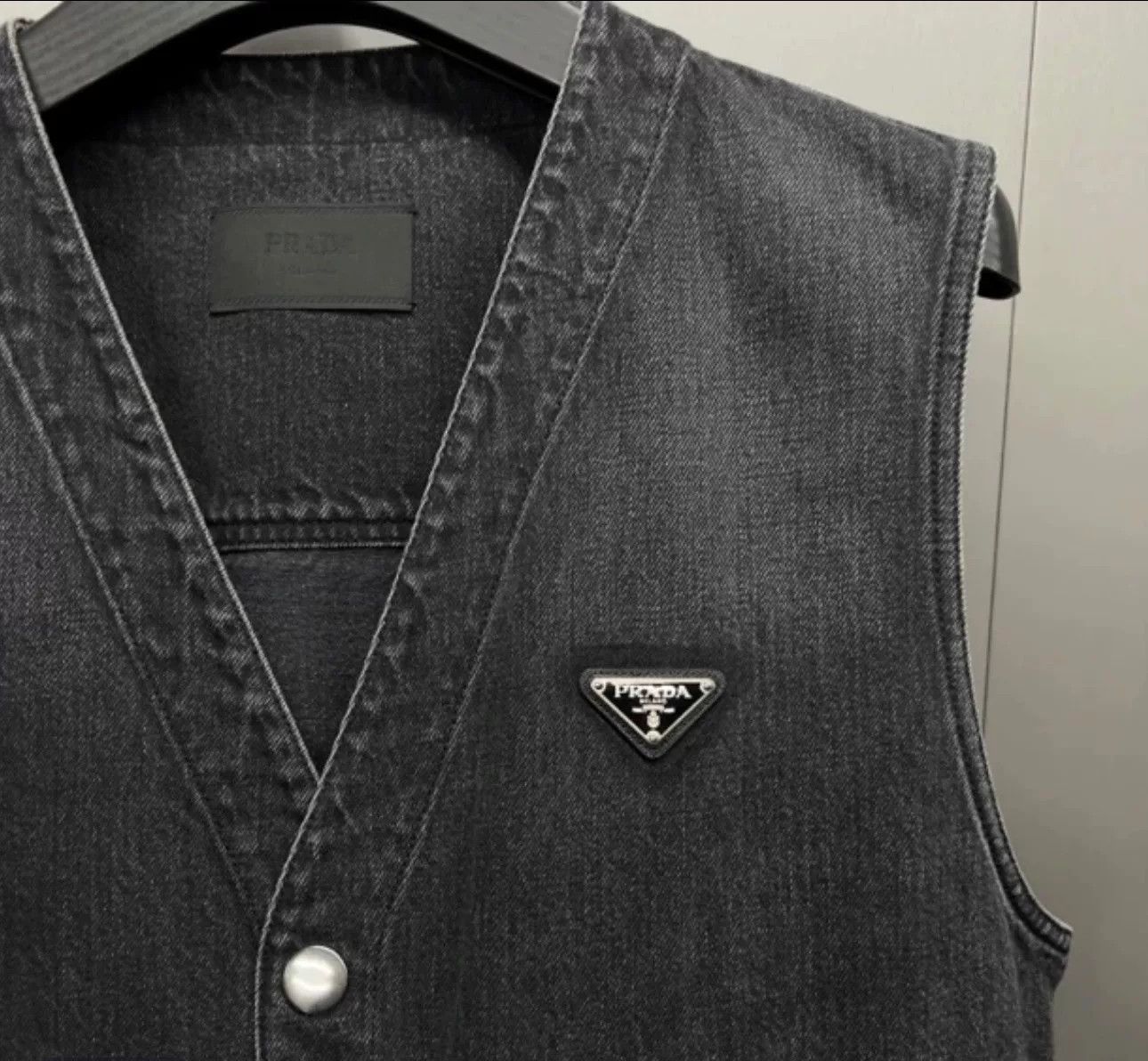 Prada Prada Triangle Logo Washed Denim Vest M Size US M / EU 48-50 / 2 - 3 Thumbnail