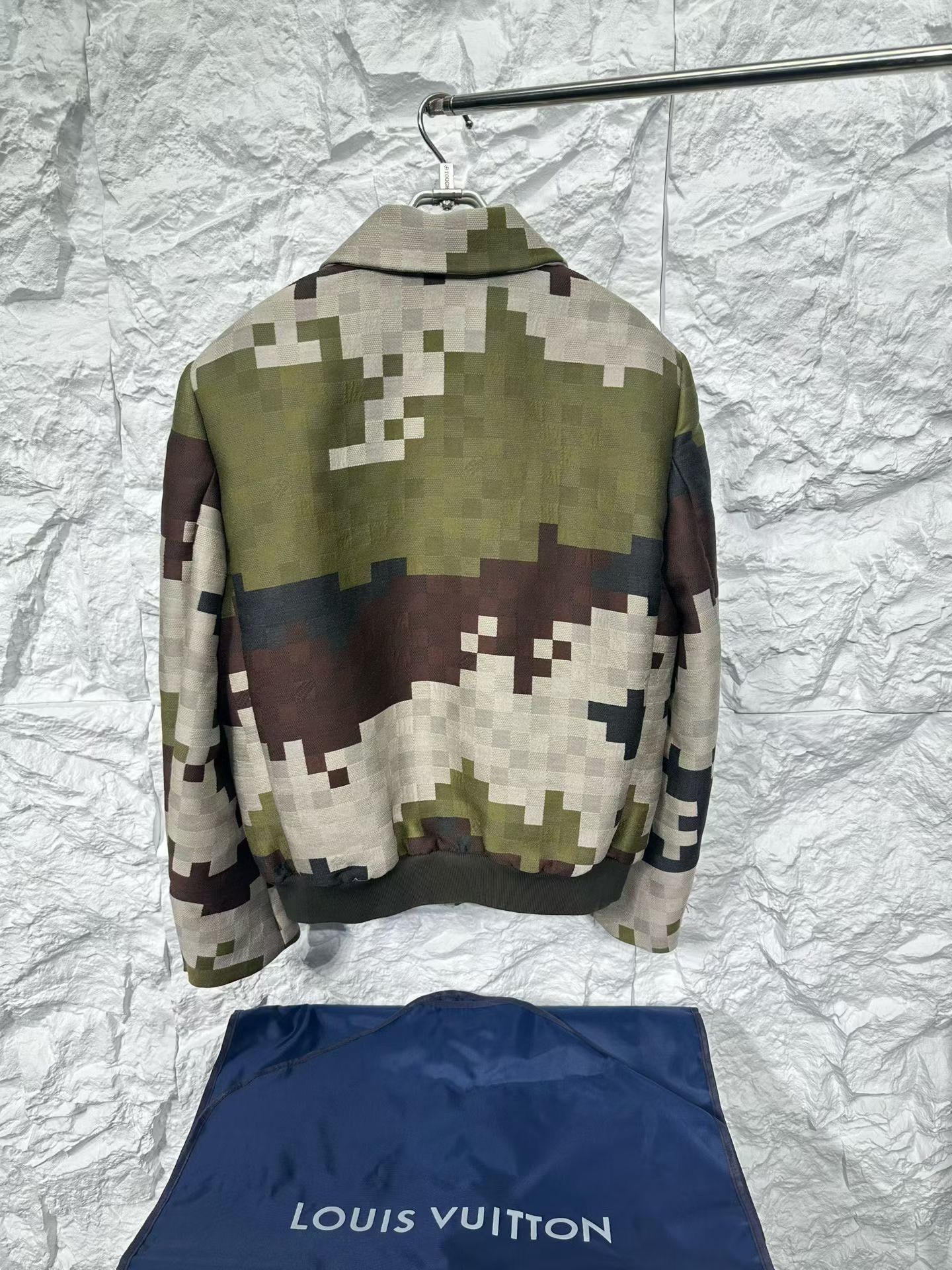 Louis Vuitton Louis Vuitton Pharrell Camo Jacket EU 48 Size US M / EU 48-50 / 2 - 3 Thumbnail