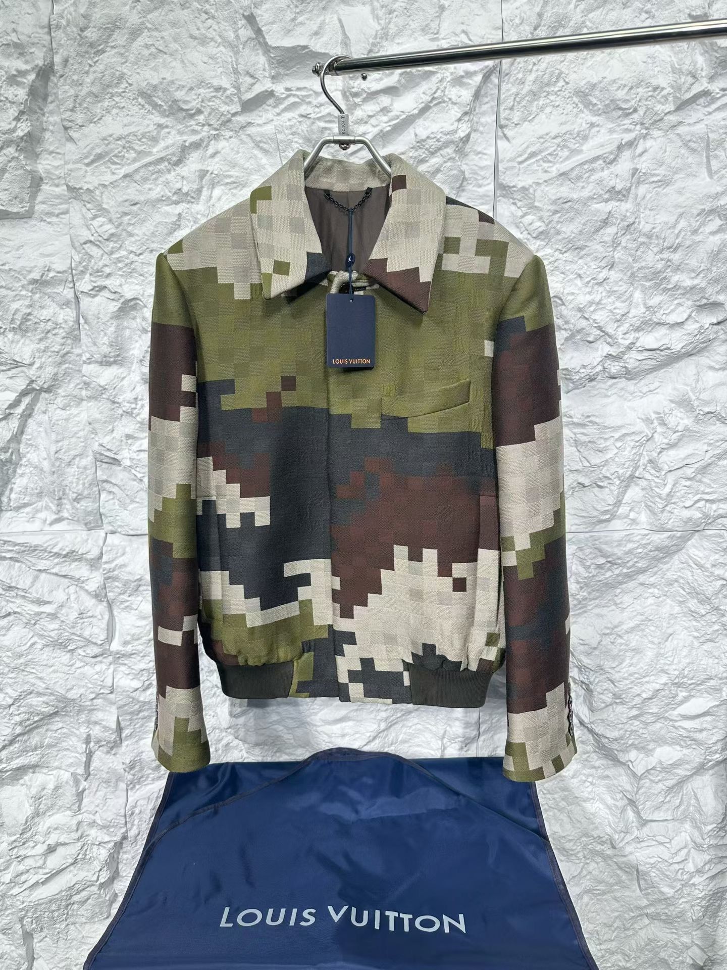 Louis Vuitton Louis Vuitton Pharrell Camo Jacket EU 48 Size US M / EU 48-50 / 2 - 2 Thumbnail