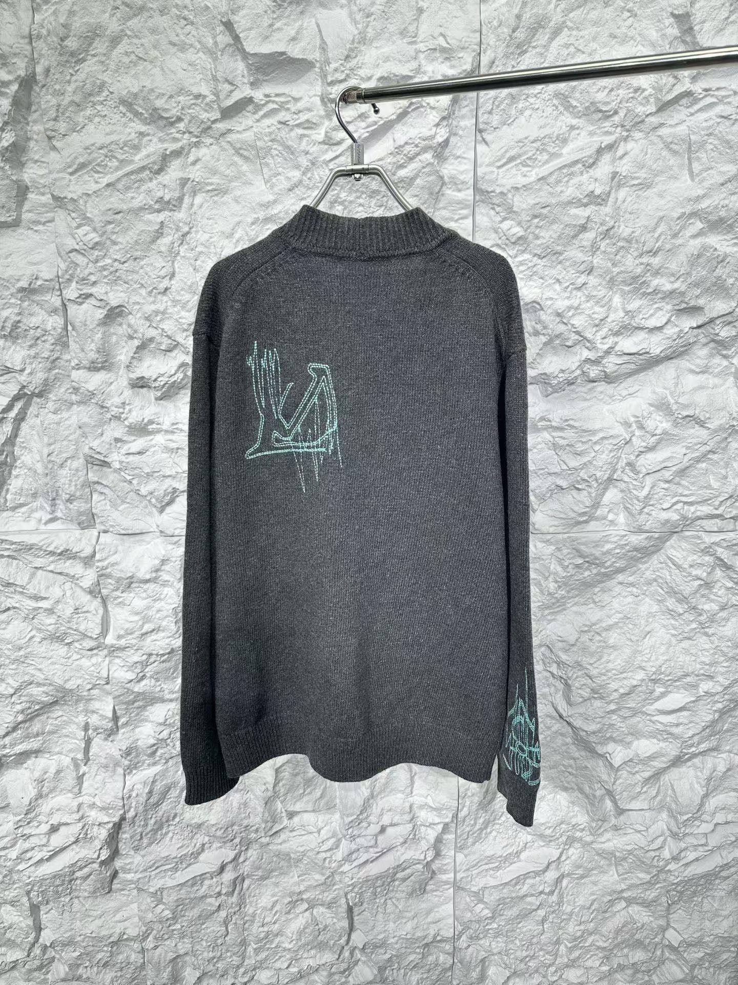 Louis Vuitton Louis Vuitton Green Embroidered Knit Cardigan L Size US L / EU 52-54 / 3 - 3 Thumbnail