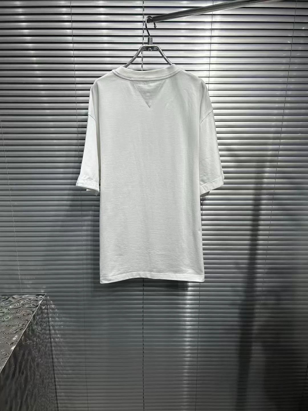 Bottega Veneta Bottega Veneta Rabbit Graphic T-Shirt XL Size US XL / EU 56 / 4 - 3 Thumbnail