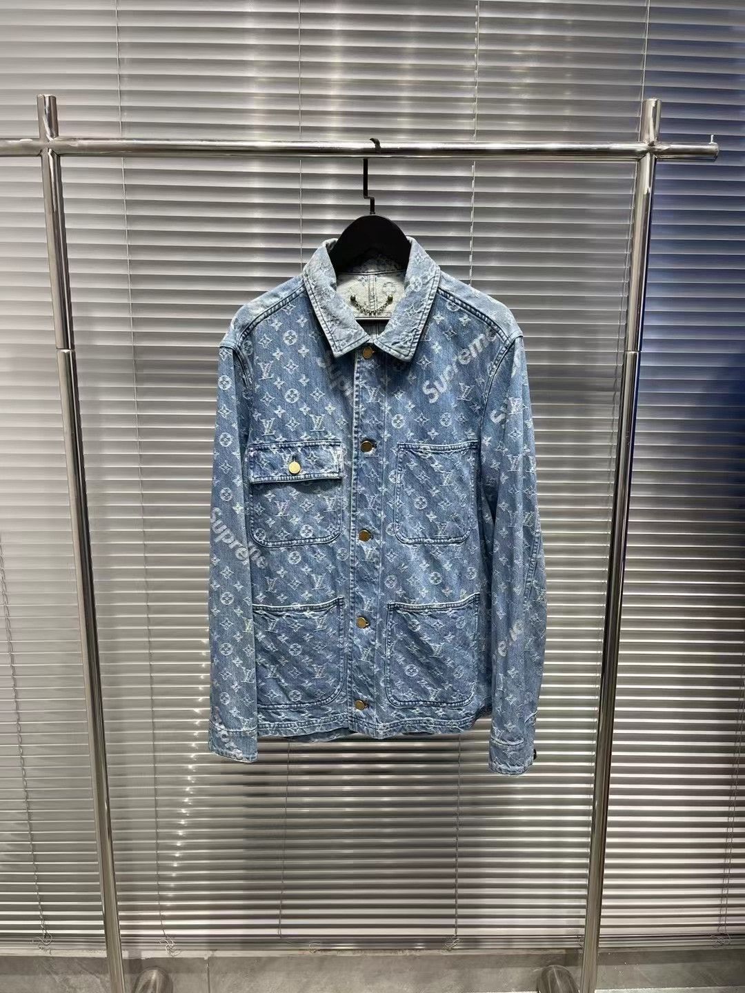 Louis Vuitton × Supreme Louis Vuitton x Supreme Monogram Denim Jacket 44 Size US S / EU 44-46 / 1 - 2 Thumbnail